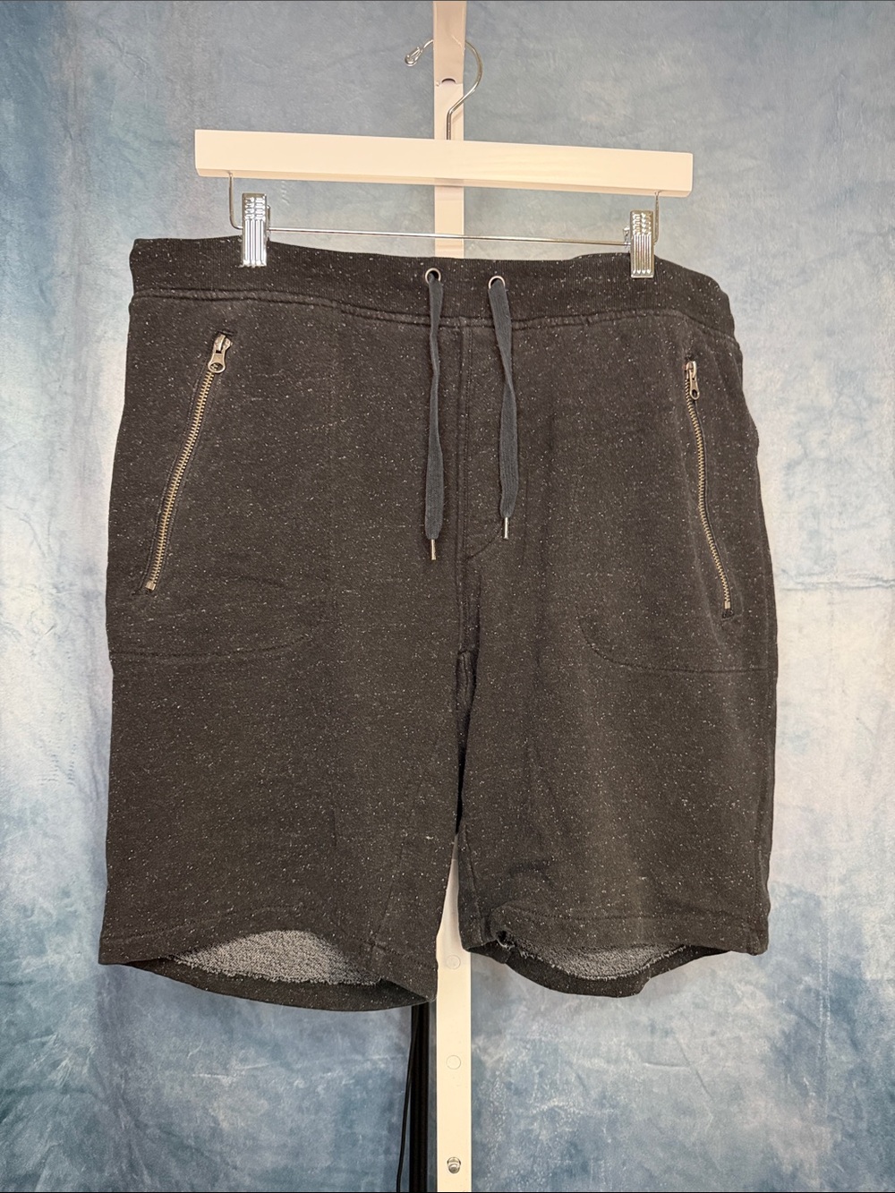 H&M Black Drawstring Athletic Shorts with Zip Pockets Size Large